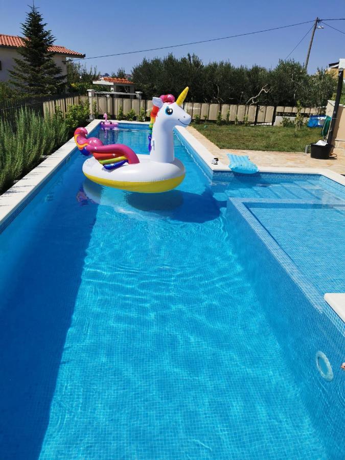Villa Mater - Luxuriously Equipped Villa With A 15M Long Swimming Pool Žrnovnica المظهر الخارجي الصورة