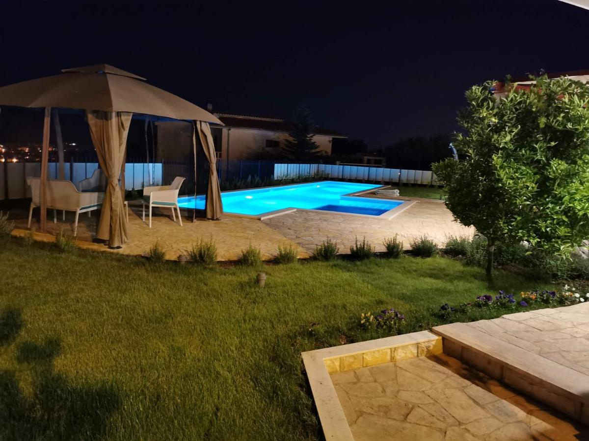 Villa Mater - Luxuriously Equipped Villa With A 15M Long Swimming Pool Žrnovnica المظهر الخارجي الصورة
