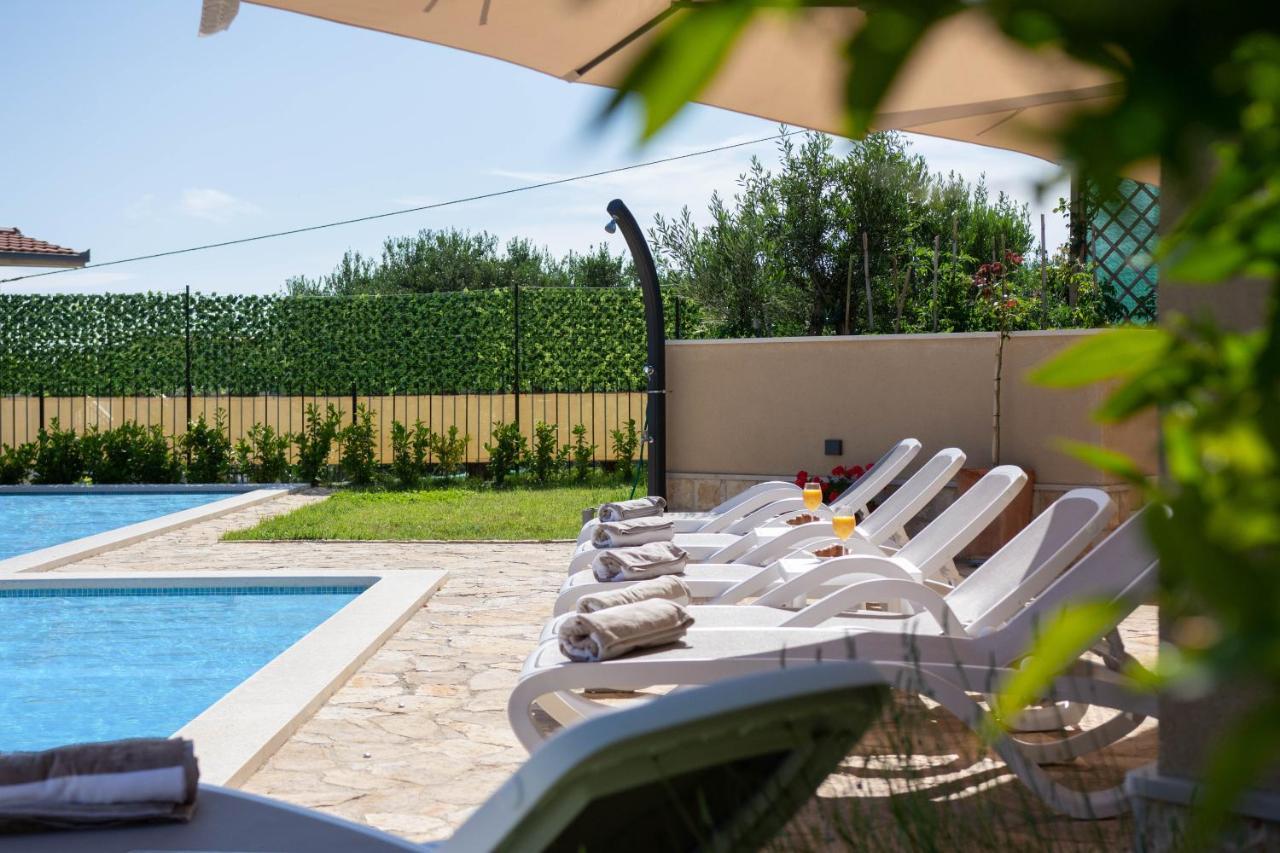 Villa Mater - Luxuriously Equipped Villa With A 15M Long Swimming Pool Žrnovnica المظهر الخارجي الصورة