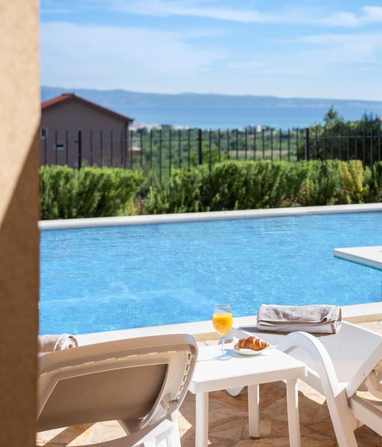 Villa Mater - Luxuriously Equipped Villa With A 15M Long Swimming Pool Žrnovnica المظهر الخارجي الصورة