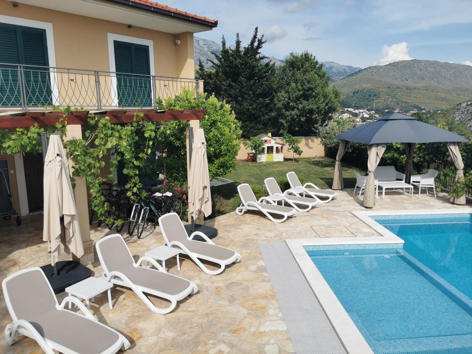 Villa Mater - Luxuriously Equipped Villa With A 15M Long Swimming Pool Žrnovnica المظهر الخارجي الصورة