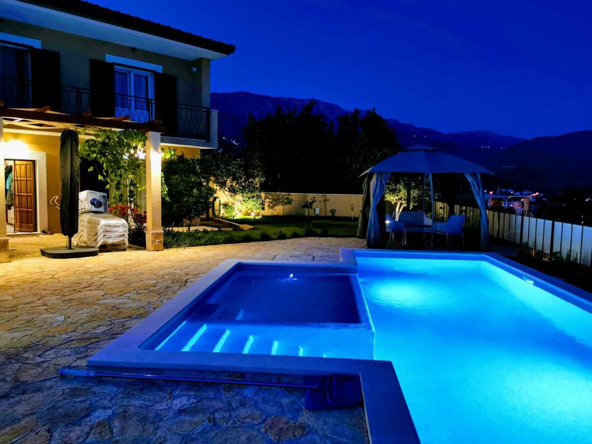 Villa Mater - Luxuriously Equipped Villa With A 15M Long Swimming Pool Žrnovnica المظهر الخارجي الصورة